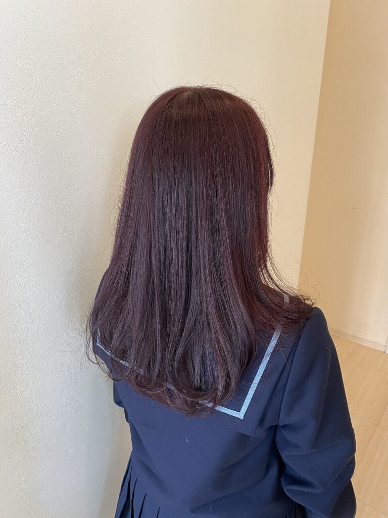 ボルドーレッド