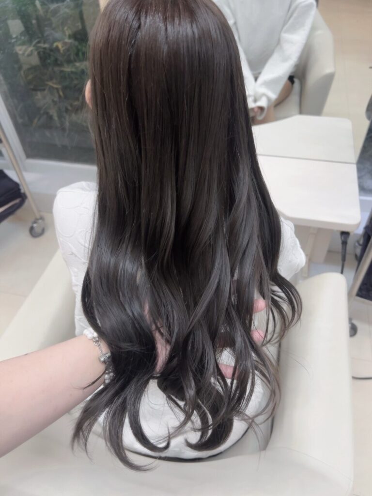 透け感グレージュ