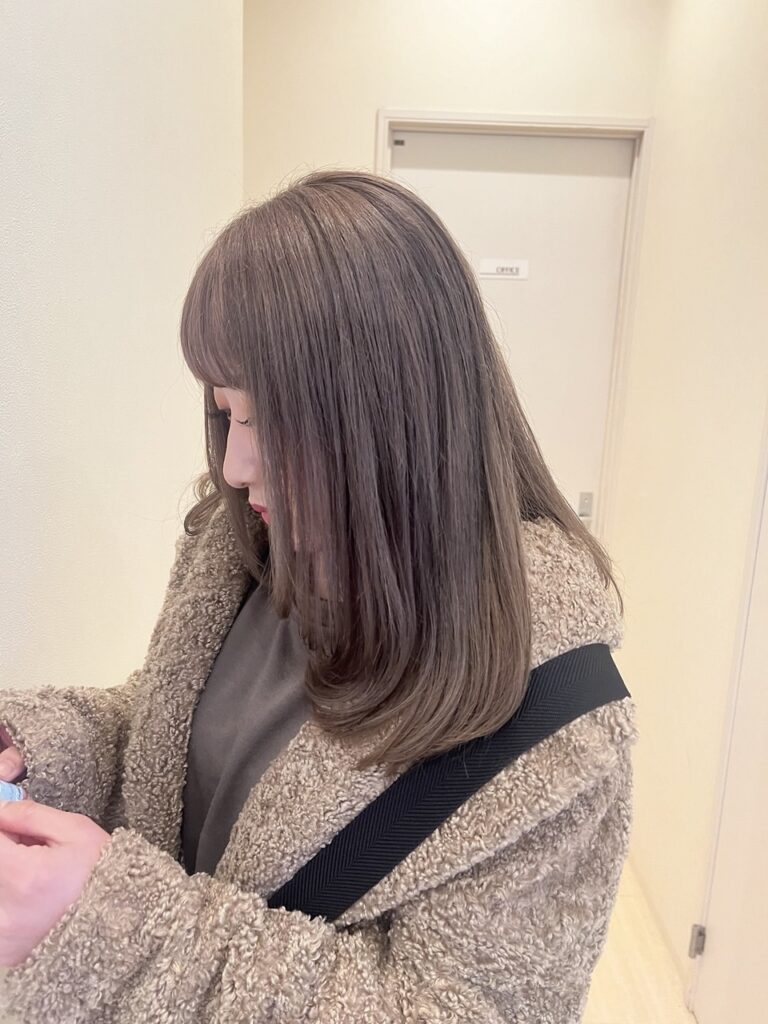 グレージュ